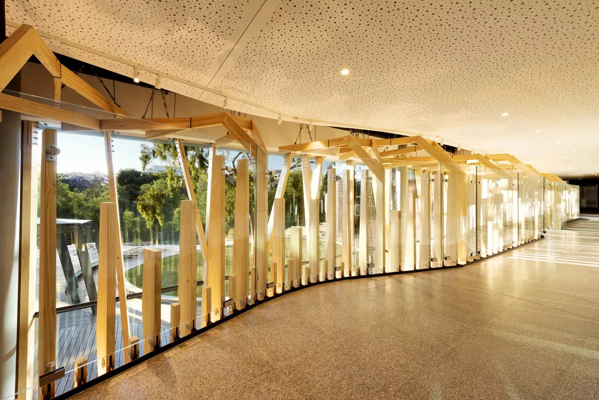 Branching Glulam beams on curving window